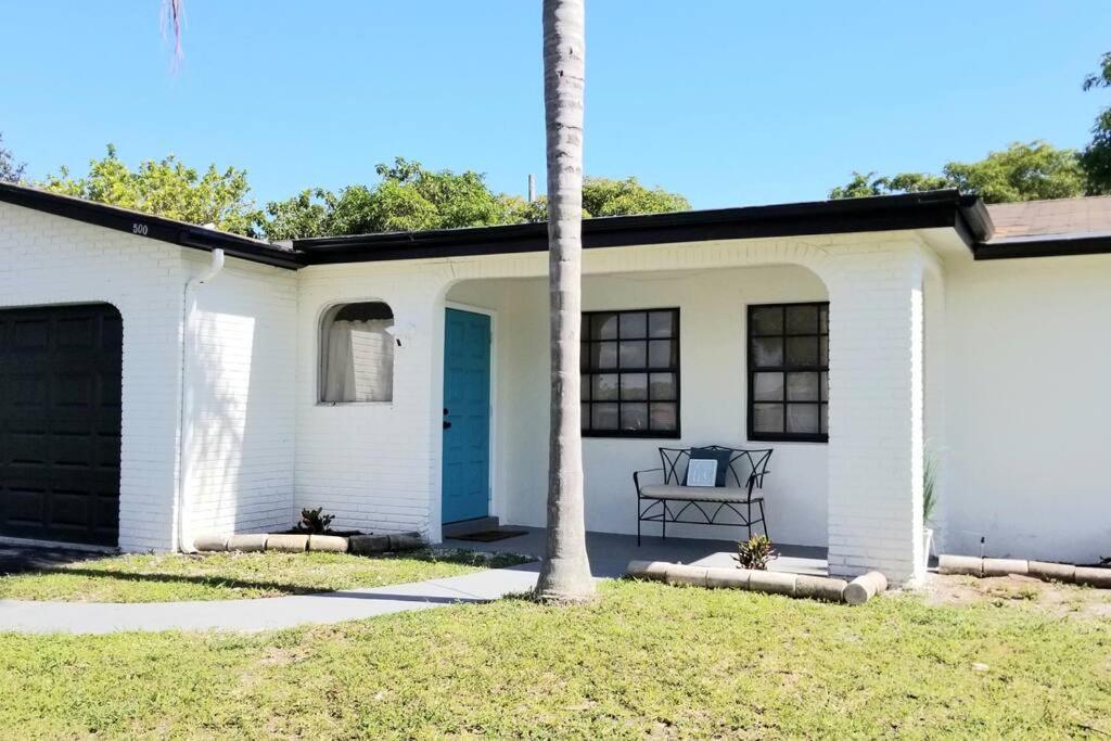 Whole House+Renovated+Pool+Lanai+Bbq+Close To All West Palm Beach Exterior photo